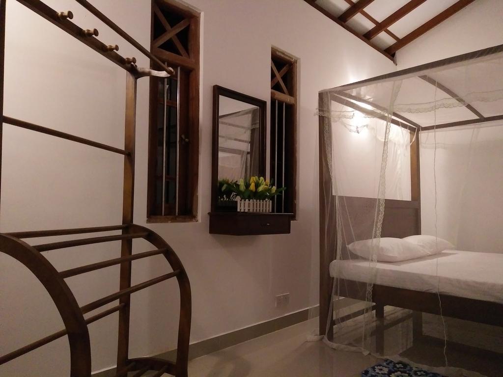 Villa Hilltop By Yehansa With Unlimited Fiber Wifi Hikkaduwa Exterior photo